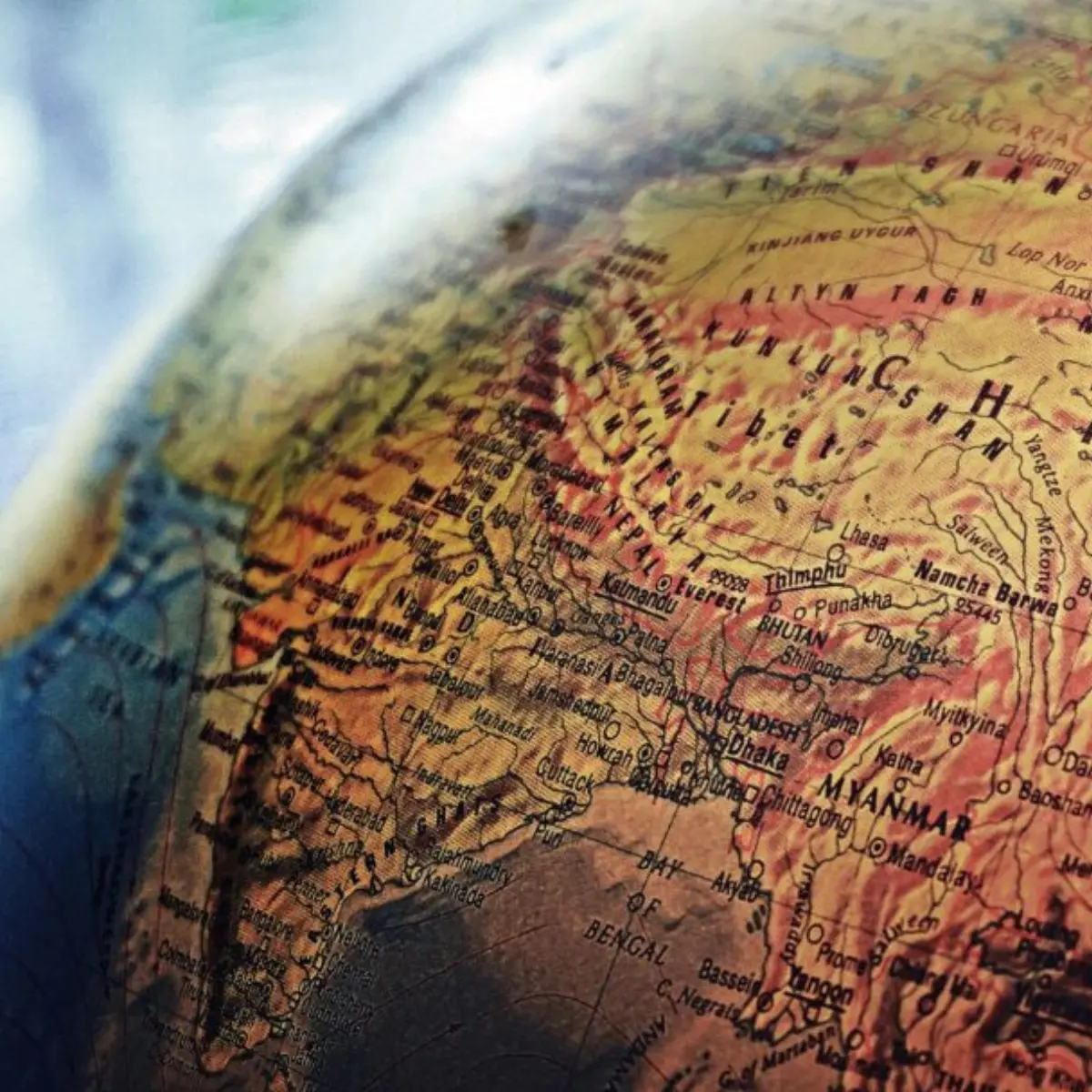 Tariffs, Gaza and Oil: When Geopolitics Drives the Economy