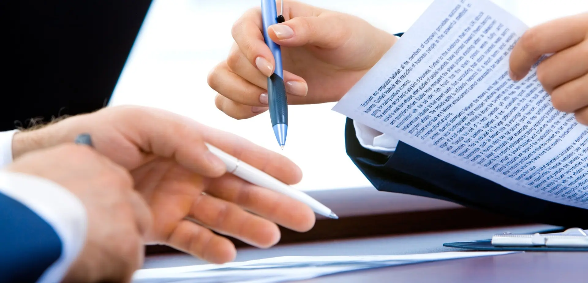 How should tender conditions be set for changing suppliers, ideally?