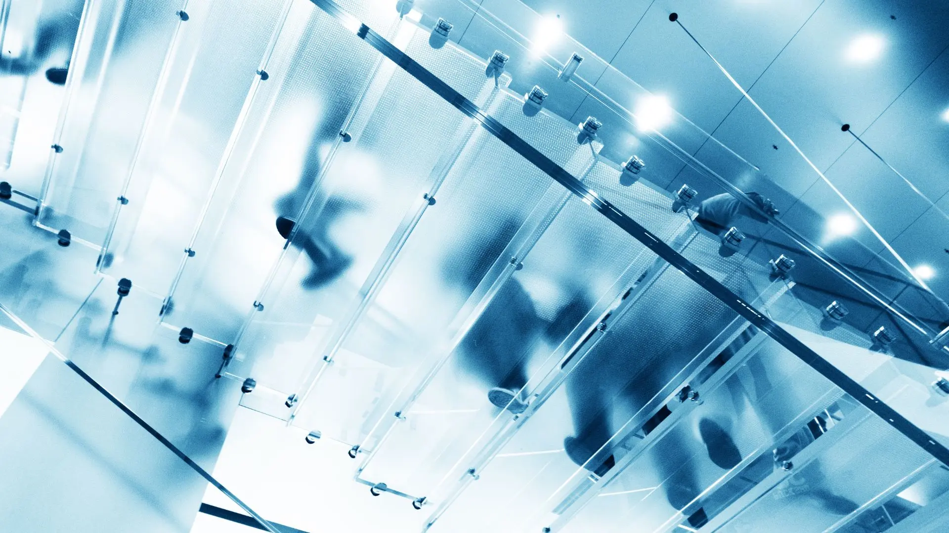 Assisted Pluxee Romania in completing its acquisition of the entire shares package of 7Card.