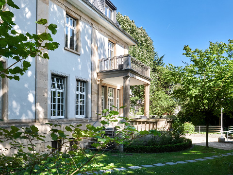 Real estate transactions | Correct valuation, legally compliant design, successful completion